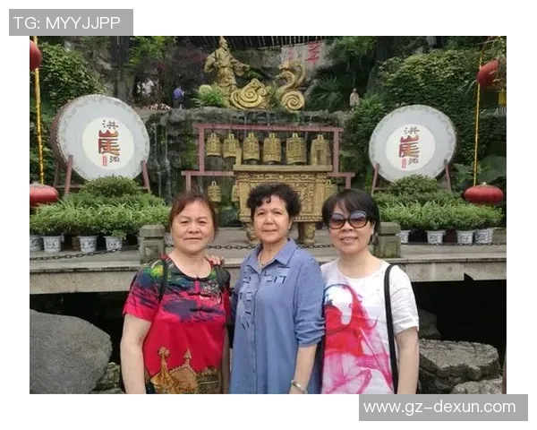 足球明星归乡之旅重温故土情怀与家乡的温暖回忆