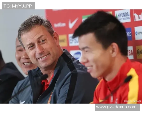 足球明星最新动态视频分享引发球迷热议与期待