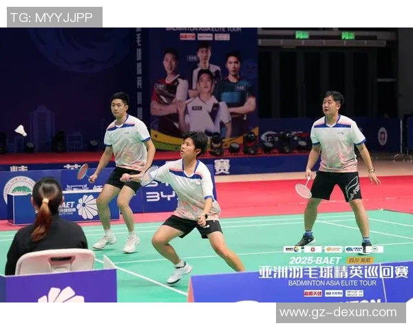 成都羽毛球队实力揭秘：羽毛球巨献背后的训练与荣耀之路